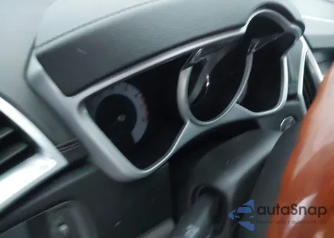 2010 Cadillac Srx Turbo Performance z USA, uszkodzony, nr VIN 3GYFNJE42AS563827